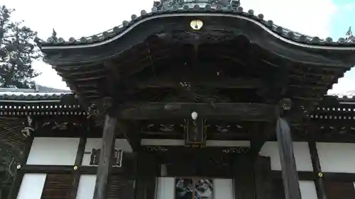 誕生寺の本殿