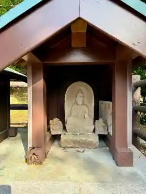 十二神社の{uncategorized: "未分類", other: "その他", undefined: "問題あり", building: "その他建物", grave: "お墓", sacred_gate: "鳥居", guardian: "狛犬", statue: "像", buddha: "仏像", history: "歴史", nature: "自然", garden: "庭園", animal: "動物", pagoda: "塔", temizu: "手水舎", mountain_gate: "山門・神門", sanctuary: "本殿・本堂", subordinate: "末社・摂社", art: "芸術", scenery: "景色", jizo: "地蔵", ema: "絵馬", goshuin: "御朱印", omikuji: "おみくじ", items: "授与品その他", amulet: "お守り", goshuincho: "御朱印帳", eats: "食事", festival: "お祭り", votive_dance: "神楽", shichigosan: "七五三参", wedding: "結婚式", experience: "体験その他", initially: "初詣", around: "周辺", anti_infection: "感染症対策"}