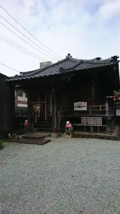 洞林寺の本殿・本堂