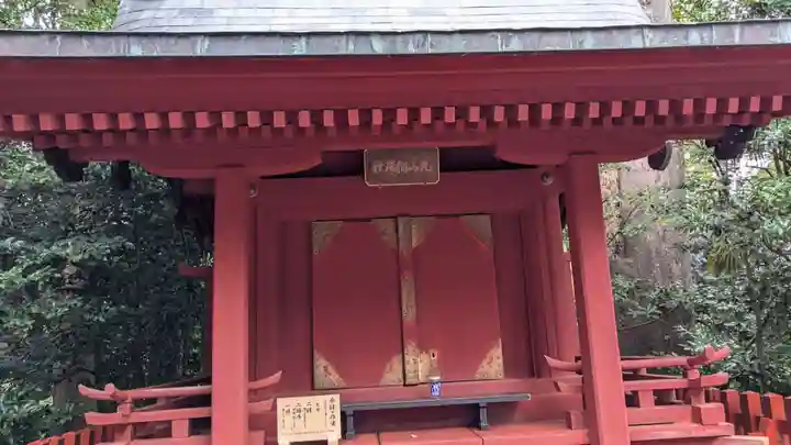 丸山稲荷社(鶴岡八幡宮)の本殿・本堂