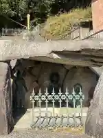 ぽっくり地蔵の{uncategorized: "未分類", other: "その他", undefined: "問題あり", building: "その他建物", grave: "お墓", sacred_gate: "鳥居", guardian: "狛犬", statue: "像", buddha: "仏像", history: "歴史", nature: "自然", garden: "庭園", animal: "動物", pagoda: "塔", temizu: "手水舎", mountain_gate: "山門・神門", sanctuary: "本殿・本堂", subordinate: "末社・摂社", art: "芸術", scenery: "景色", jizo: "地蔵", ema: "絵馬", goshuin: "御朱印", omikuji: "おみくじ", items: "授与品その他", amulet: "お守り", goshuincho: "御朱印帳", eats: "食事", festival: "お祭り", votive_dance: "神楽", shichigosan: "七五三参", wedding: "結婚式", experience: "体験その他", initially: "初詣", around: "周辺", anti_infection: "感染症対策"}