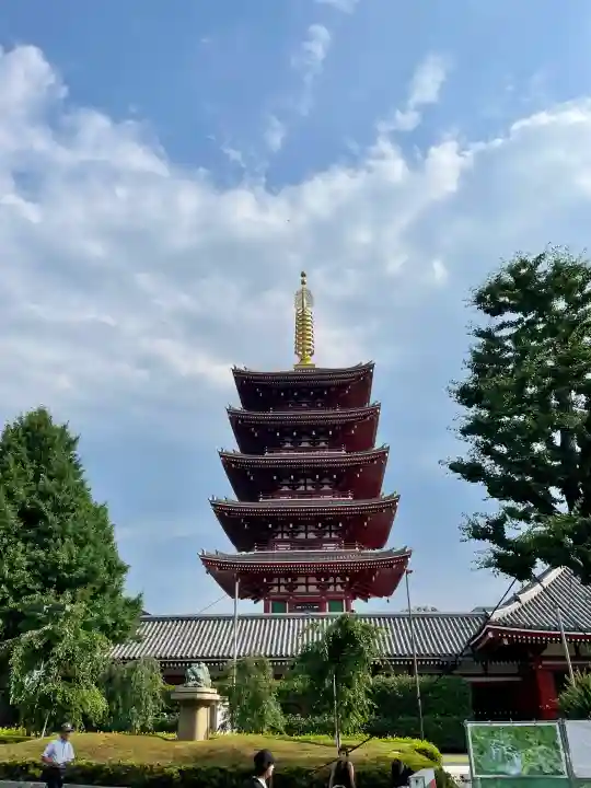 浅草寺の{uncategorized: "未分類", other: "その他", undefined: "問題あり", building: "その他建物", grave: "お墓", sacred_gate: "鳥居", guardian: "狛犬", statue: "像", buddha: "仏像", history: "歴史", nature: "自然", garden: "庭園", animal: "動物", pagoda: "塔", temizu: "手水舎", mountain_gate: "山門・神門", sanctuary: "本殿・本堂", subordinate: "末社・摂社", art: "芸術", scenery: "景色", jizo: "地蔵", ema: "絵馬", goshuin: "御朱印", omikuji: "おみくじ", items: "授与品その他", amulet: "お守り", goshuincho: "御朱印帳", eats: "食事", festival: "お祭り", votive_dance: "神楽", shichigosan: "七五三参", wedding: "結婚式", experience: "体験その他", initially: "初詣", around: "周辺", anti_infection: "感染症対策"}