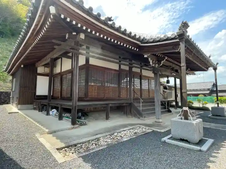 盛願寺の{uncategorized: "未分類", other: "その他", undefined: "問題あり", building: "その他建物", grave: "お墓", sacred_gate: "鳥居", guardian: "狛犬", statue: "像", buddha: "仏像", history: "歴史", nature: "自然", garden: "庭園", animal: "動物", pagoda: "塔", temizu: "手水舎", mountain_gate: "山門・神門", sanctuary: "本殿・本堂", subordinate: "末社・摂社", art: "芸術", scenery: "景色", jizo: "地蔵", ema: "絵馬", goshuin: "御朱印", omikuji: "おみくじ", items: "授与品その他", amulet: "お守り", goshuincho: "御朱印帳", eats: "食事", festival: "お祭り", votive_dance: "神楽", shichigosan: "七五三参", wedding: "結婚式", experience: "体験その他", initially: "初詣", around: "周辺", anti_infection: "感染症対策"}