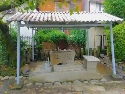 片場神社の手水舎