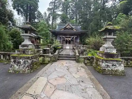 宇奈岐日女神社の{uncategorized: "未分類", other: "その他", undefined: "問題あり", building: "その他建物", grave: "お墓", sacred_gate: "鳥居", guardian: "狛犬", statue: "像", buddha: "仏像", history: "歴史", nature: "自然", garden: "庭園", animal: "動物", pagoda: "塔", temizu: "手水舎", mountain_gate: "山門・神門", sanctuary: "本殿・本堂", subordinate: "末社・摂社", art: "芸術", scenery: "景色", jizo: "地蔵", ema: "絵馬", goshuin: "御朱印", omikuji: "おみくじ", items: "授与品その他", amulet: "お守り", goshuincho: "御朱印帳", eats: "食事", festival: "お祭り", votive_dance: "神楽", shichigosan: "七五三参", wedding: "結婚式", experience: "体験その他", initially: "初詣", around: "周辺", anti_infection: "感染症対策"}