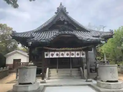 玉生八幡神社の本殿・本堂