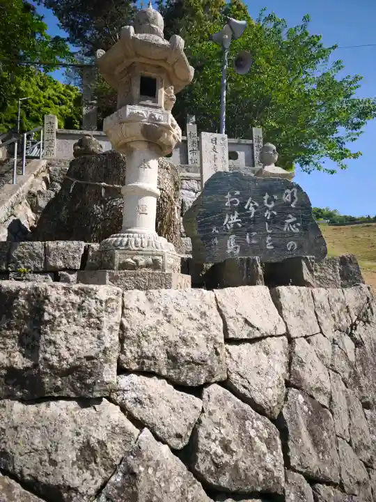 加茂神社の{uncategorized: "未分類", other: "その他", undefined: "問題あり", building: "その他建物", grave: "お墓", sacred_gate: "鳥居", guardian: "狛犬", statue: "像", buddha: "仏像", history: "歴史", nature: "自然", garden: "庭園", animal: "動物", pagoda: "塔", temizu: "手水舎", mountain_gate: "山門・神門", sanctuary: "本殿・本堂", subordinate: "末社・摂社", art: "芸術", scenery: "景色", jizo: "地蔵", ema: "絵馬", goshuin: "御朱印", omikuji: "おみくじ", items: "授与品その他", amulet: "お守り", goshuincho: "御朱印帳", eats: "食事", festival: "お祭り", votive_dance: "神楽", shichigosan: "七五三参", wedding: "結婚式", experience: "体験その他", initially: "初詣", around: "周辺", anti_infection: "感染症対策"}