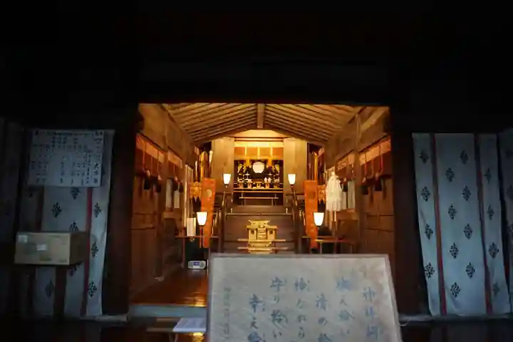 國領神社の本殿・本堂