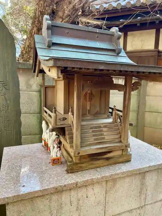 威光稲荷堂の{uncategorized: "未分類", other: "その他", undefined: "問題あり", building: "その他建物", grave: "お墓", sacred_gate: "鳥居", guardian: "狛犬", statue: "像", buddha: "仏像", history: "歴史", nature: "自然", garden: "庭園", animal: "動物", pagoda: "塔", temizu: "手水舎", mountain_gate: "山門・神門", sanctuary: "本殿・本堂", subordinate: "末社・摂社", art: "芸術", scenery: "景色", jizo: "地蔵", ema: "絵馬", goshuin: "御朱印", omikuji: "おみくじ", items: "授与品その他", amulet: "お守り", goshuincho: "御朱印帳", eats: "食事", festival: "お祭り", votive_dance: "神楽", shichigosan: "七五三参", wedding: "結婚式", experience: "体験その他", initially: "初詣", around: "周辺", anti_infection: "感染症対策"}