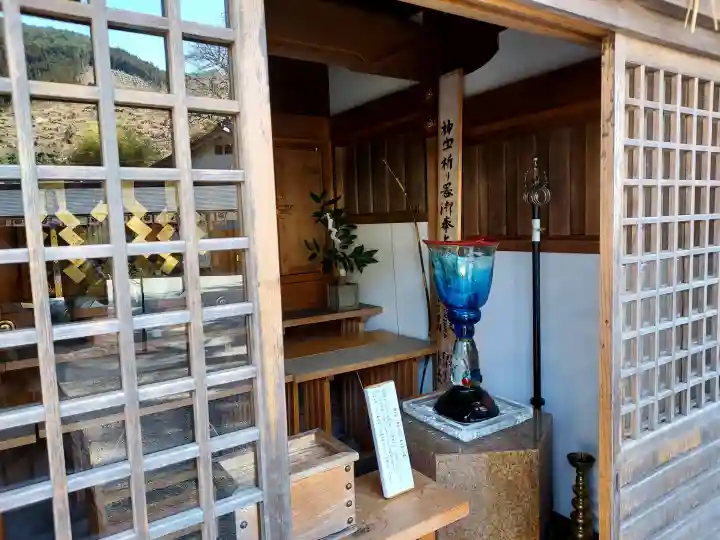 天河大辨財天社の{uncategorized: "未分類", other: "その他", undefined: "問題あり", building: "その他建物", grave: "お墓", sacred_gate: "鳥居", guardian: "狛犬", statue: "像", buddha: "仏像", history: "歴史", nature: "自然", garden: "庭園", animal: "動物", pagoda: "塔", temizu: "手水舎", mountain_gate: "山門・神門", sanctuary: "本殿・本堂", subordinate: "末社・摂社", art: "芸術", scenery: "景色", jizo: "地蔵", ema: "絵馬", goshuin: "御朱印", omikuji: "おみくじ", items: "授与品その他", amulet: "お守り", goshuincho: "御朱印帳", eats: "食事", festival: "お祭り", votive_dance: "神楽", shichigosan: "七五三参", wedding: "結婚式", experience: "体験その他", initially: "初詣", around: "周辺", anti_infection: "感染症対策"}