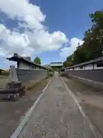 信福寺の{uncategorized: "未分類", other: "その他", undefined: "問題あり", building: "その他建物", grave: "お墓", sacred_gate: "鳥居", guardian: "狛犬", statue: "像", buddha: "仏像", history: "歴史", nature: "自然", garden: "庭園", animal: "動物", pagoda: "塔", temizu: "手水舎", mountain_gate: "山門・神門", sanctuary: "本殿・本堂", subordinate: "末社・摂社", art: "芸術", scenery: "景色", jizo: "地蔵", ema: "絵馬", goshuin: "御朱印", omikuji: "おみくじ", items: "授与品その他", amulet: "お守り", goshuincho: "御朱印帳", eats: "食事", festival: "お祭り", votive_dance: "神楽", shichigosan: "七五三参", wedding: "結婚式", experience: "体験その他", initially: "初詣", around: "周辺", anti_infection: "感染症対策"}