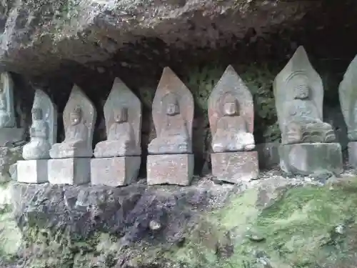 国玉神社の仏像