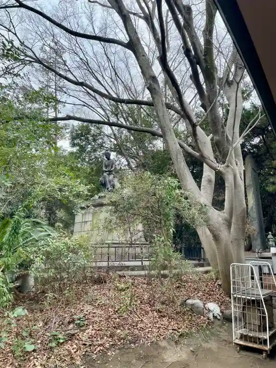 普門院の{uncategorized: "未分類", other: "その他", undefined: "問題あり", building: "その他建物", grave: "お墓", sacred_gate: "鳥居", guardian: "狛犬", statue: "像", buddha: "仏像", history: "歴史", nature: "自然", garden: "庭園", animal: "動物", pagoda: "塔", temizu: "手水舎", mountain_gate: "山門・神門", sanctuary: "本殿・本堂", subordinate: "末社・摂社", art: "芸術", scenery: "景色", jizo: "地蔵", ema: "絵馬", goshuin: "御朱印", omikuji: "おみくじ", items: "授与品その他", amulet: "お守り", goshuincho: "御朱印帳", eats: "食事", festival: "お祭り", votive_dance: "神楽", shichigosan: "七五三参", wedding: "結婚式", experience: "体験その他", initially: "初詣", around: "周辺", anti_infection: "感染症対策"}