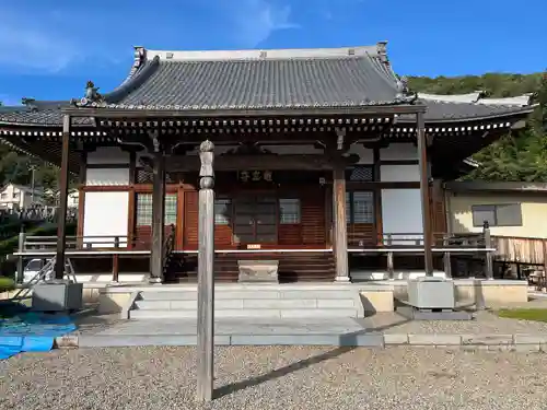 龍雲寺の本殿・本堂