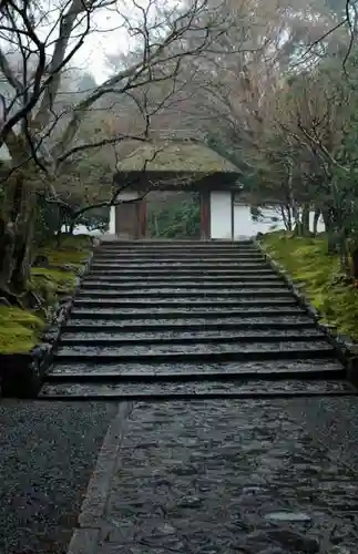 安楽寺の山門