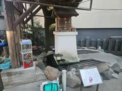 杭瀬熊野神社の{uncategorized: "未分類", other: "その他", undefined: "問題あり", building: "その他建物", grave: "お墓", sacred_gate: "鳥居", guardian: "狛犬", statue: "像", buddha: "仏像", history: "歴史", nature: "自然", garden: "庭園", animal: "動物", pagoda: "塔", temizu: "手水舎", mountain_gate: "山門・神門", sanctuary: "本殿・本堂", subordinate: "末社・摂社", art: "芸術", scenery: "景色", jizo: "地蔵", ema: "絵馬", goshuin: "御朱印", omikuji: "おみくじ", items: "授与品その他", amulet: "お守り", goshuincho: "御朱印帳", eats: "食事", festival: "お祭り", votive_dance: "神楽", shichigosan: "七五三参", wedding: "結婚式", experience: "体験その他", initially: "初詣", around: "周辺", anti_infection: "感染症対策"}