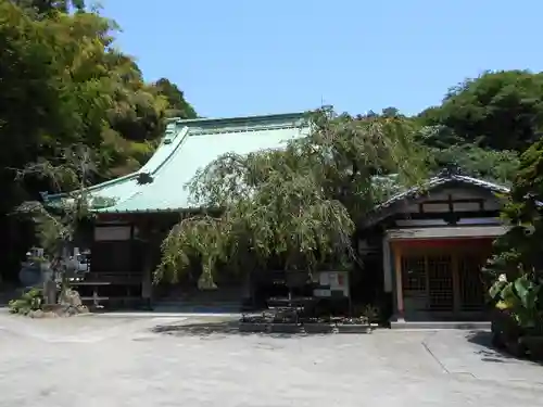法勝寺の本殿・本堂