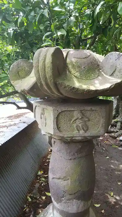 (芝生)浅間神社の塔