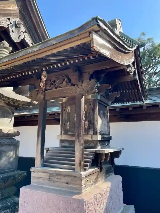 光明寺の{uncategorized: "未分類", other: "その他", undefined: "問題あり", building: "その他建物", grave: "お墓", sacred_gate: "鳥居", guardian: "狛犬", statue: "像", buddha: "仏像", history: "歴史", nature: "自然", garden: "庭園", animal: "動物", pagoda: "塔", temizu: "手水舎", mountain_gate: "山門・神門", sanctuary: "本殿・本堂", subordinate: "末社・摂社", art: "芸術", scenery: "景色", jizo: "地蔵", ema: "絵馬", goshuin: "御朱印", omikuji: "おみくじ", items: "授与品その他", amulet: "お守り", goshuincho: "御朱印帳", eats: "食事", festival: "お祭り", votive_dance: "神楽", shichigosan: "七五三参", wedding: "結婚式", experience: "体験その他", initially: "初詣", around: "周辺", anti_infection: "感染症対策"}