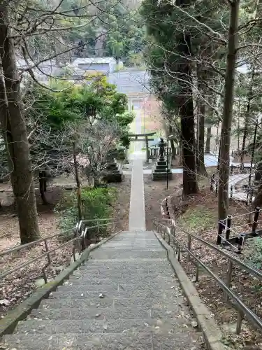 舞岡八幡宮の{uncategorized: "未分類", other: "その他", undefined: "問題あり", building: "その他建物", grave: "お墓", sacred_gate: "鳥居", guardian: "狛犬", statue: "像", buddha: "仏像", history: "歴史", nature: "自然", garden: "庭園", animal: "動物", pagoda: "塔", temizu: "手水舎", mountain_gate: "山門・神門", sanctuary: "本殿・本堂", subordinate: "末社・摂社", art: "芸術", scenery: "景色", jizo: "地蔵", ema: "絵馬", goshuin: "御朱印", omikuji: "おみくじ", items: "授与品その他", amulet: "お守り", goshuincho: "御朱印帳", eats: "食事", festival: "お祭り", votive_dance: "神楽", shichigosan: "七五三参", wedding: "結婚式", experience: "体験その他", initially: "初詣", around: "周辺", anti_infection: "感染症対策"}