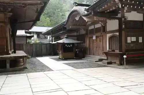 高野山金剛峯寺奥の院(和歌山県)