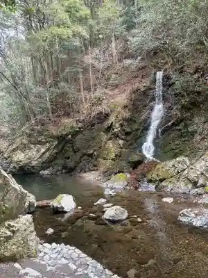 頭之宮四方神社の{uncategorized: "未分類", other: "その他", undefined: "問題あり", building: "その他建物", grave: "お墓", sacred_gate: "鳥居", guardian: "狛犬", statue: "像", buddha: "仏像", history: "歴史", nature: "自然", garden: "庭園", animal: "動物", pagoda: "塔", temizu: "手水舎", mountain_gate: "山門・神門", sanctuary: "本殿・本堂", subordinate: "末社・摂社", art: "芸術", scenery: "景色", jizo: "地蔵", ema: "絵馬", goshuin: "御朱印", omikuji: "おみくじ", items: "授与品その他", amulet: "お守り", goshuincho: "御朱印帳", eats: "食事", festival: "お祭り", votive_dance: "神楽", shichigosan: "七五三参", wedding: "結婚式", experience: "体験その他", initially: "初詣", around: "周辺", anti_infection: "感染症対策"}