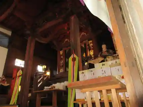 小室浅間神社の本殿