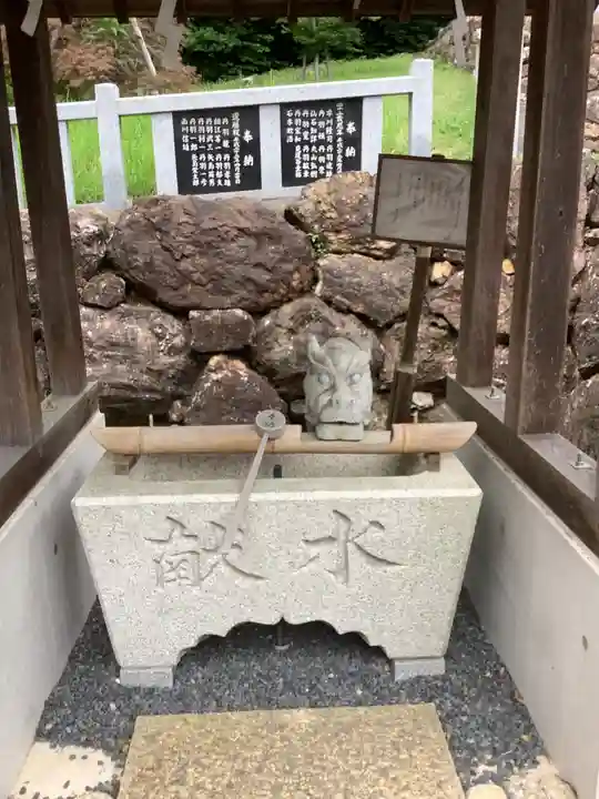 伊波乃西神社の手水舎