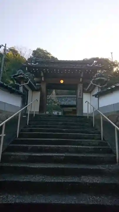 栄照院の山門・神門