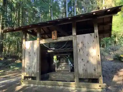 下永野熊野神社の{uncategorized: "未分類", other: "その他", undefined: "問題あり", building: "その他建物", grave: "お墓", sacred_gate: "鳥居", guardian: "狛犬", statue: "像", buddha: "仏像", history: "歴史", nature: "自然", garden: "庭園", animal: "動物", pagoda: "塔", temizu: "手水舎", mountain_gate: "山門・神門", sanctuary: "本殿・本堂", subordinate: "末社・摂社", art: "芸術", scenery: "景色", jizo: "地蔵", ema: "絵馬", goshuin: "御朱印", omikuji: "おみくじ", items: "授与品その他", amulet: "お守り", goshuincho: "御朱印帳", eats: "食事", festival: "お祭り", votive_dance: "神楽", shichigosan: "七五三参", wedding: "結婚式", experience: "体験その他", initially: "初詣", around: "周辺", anti_infection: "感染症対策"}