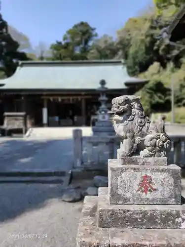 川勾神社の狛犬