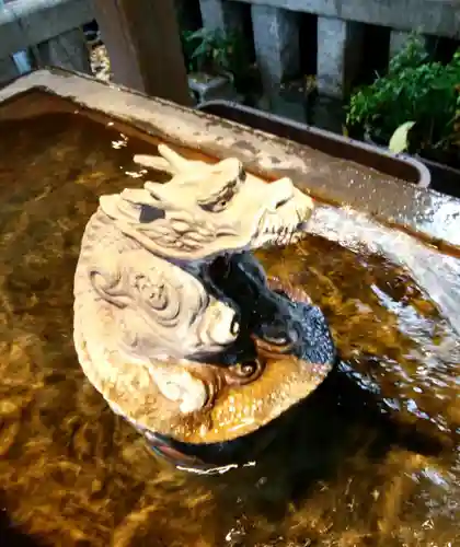 小野照崎神社の手水