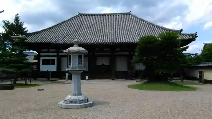 法華寺の本殿・本堂