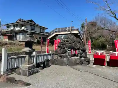 はね瀧道了尊の{uncategorized: "未分類", other: "その他", undefined: "問題あり", building: "その他建物", grave: "お墓", sacred_gate: "鳥居", guardian: "狛犬", statue: "像", buddha: "仏像", history: "歴史", nature: "自然", garden: "庭園", animal: "動物", pagoda: "塔", temizu: "手水舎", mountain_gate: "山門・神門", sanctuary: "本殿・本堂", subordinate: "末社・摂社", art: "芸術", scenery: "景色", jizo: "地蔵", ema: "絵馬", goshuin: "御朱印", omikuji: "おみくじ", items: "授与品その他", amulet: "お守り", goshuincho: "御朱印帳", eats: "食事", festival: "お祭り", votive_dance: "神楽", shichigosan: "七五三参", wedding: "結婚式", experience: "体験その他", initially: "初詣", around: "周辺", anti_infection: "感染症対策"}