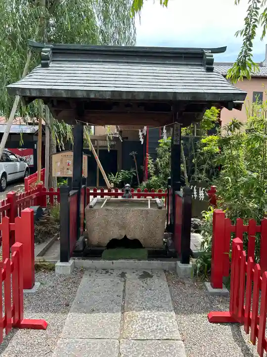 鴻神社の手水舎