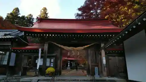 霊山神社の山門