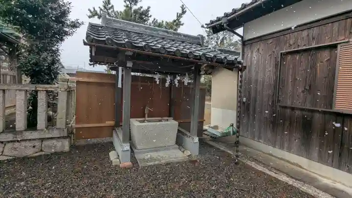 日枝神社大水別神社の{uncategorized: "未分類", other: "その他", undefined: "問題あり", building: "その他建物", grave: "お墓", sacred_gate: "鳥居", guardian: "狛犬", statue: "像", buddha: "仏像", history: "歴史", nature: "自然", garden: "庭園", animal: "動物", pagoda: "塔", temizu: "手水舎", mountain_gate: "山門・神門", sanctuary: "本殿・本堂", subordinate: "末社・摂社", art: "芸術", scenery: "景色", jizo: "地蔵", ema: "絵馬", goshuin: "御朱印", omikuji: "おみくじ", items: "授与品その他", amulet: "お守り", goshuincho: "御朱印帳", eats: "食事", festival: "お祭り", votive_dance: "神楽", shichigosan: "七五三参", wedding: "結婚式", experience: "体験その他", initially: "初詣", around: "周辺", anti_infection: "感染症対策"}