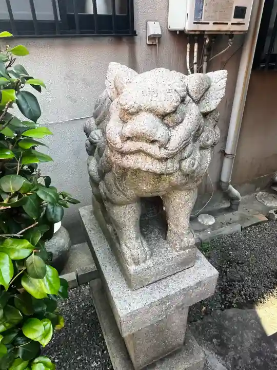 玉菊稲荷神社の{uncategorized: "未分類", other: "その他", undefined: "問題あり", building: "その他建物", grave: "お墓", sacred_gate: "鳥居", guardian: "狛犬", statue: "像", buddha: "仏像", history: "歴史", nature: "自然", garden: "庭園", animal: "動物", pagoda: "塔", temizu: "手水舎", mountain_gate: "山門・神門", sanctuary: "本殿・本堂", subordinate: "末社・摂社", art: "芸術", scenery: "景色", jizo: "地蔵", ema: "絵馬", goshuin: "御朱印", omikuji: "おみくじ", items: "授与品その他", amulet: "お守り", goshuincho: "御朱印帳", eats: "食事", festival: "お祭り", votive_dance: "神楽", shichigosan: "七五三参", wedding: "結婚式", experience: "体験その他", initially: "初詣", around: "周辺", anti_infection: "感染症対策"}