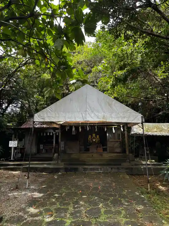 世持神社(沖縄県)