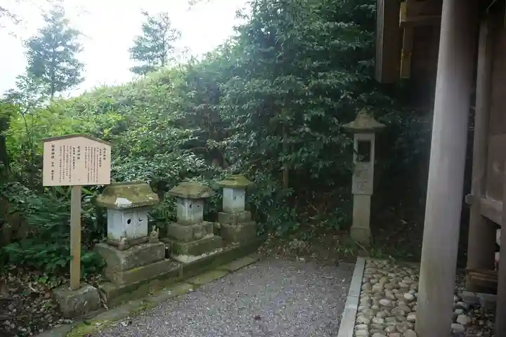 毛谷黒龍神社の塔