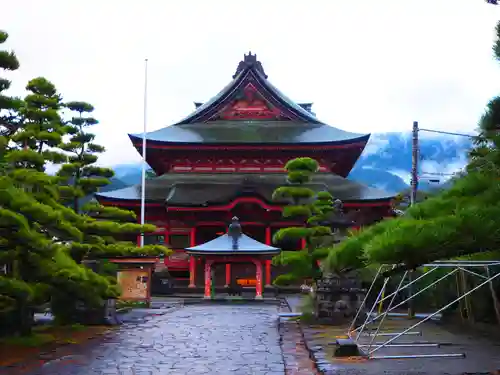 甲斐善光寺の本殿