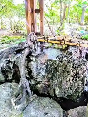 市原稲荷神社の手水舎