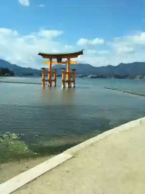 厳島神社の鳥居
