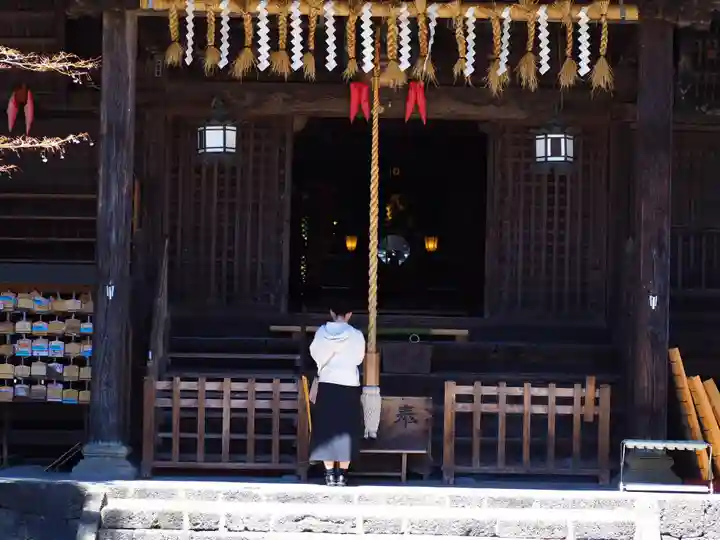冨士御室浅間神社の本殿・本堂