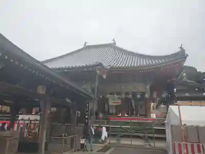 中山寺の本殿・本堂