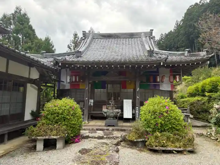 竜泉寺の{uncategorized: "未分類", other: "その他", undefined: "問題あり", building: "その他建物", grave: "お墓", sacred_gate: "鳥居", guardian: "狛犬", statue: "像", buddha: "仏像", history: "歴史", nature: "自然", garden: "庭園", animal: "動物", pagoda: "塔", temizu: "手水舎", mountain_gate: "山門・神門", sanctuary: "本殿・本堂", subordinate: "末社・摂社", art: "芸術", scenery: "景色", jizo: "地蔵", ema: "絵馬", goshuin: "御朱印", omikuji: "おみくじ", items: "授与品その他", amulet: "お守り", goshuincho: "御朱印帳", eats: "食事", festival: "お祭り", votive_dance: "神楽", shichigosan: "七五三参", wedding: "結婚式", experience: "体験その他", initially: "初詣", around: "周辺", anti_infection: "感染症対策"}