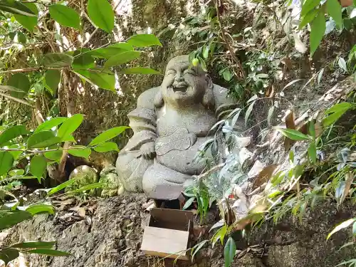 石上神社の像