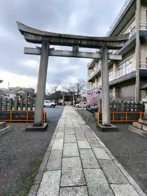 六孫王神社の{uncategorized: "未分類", other: "その他", undefined: "問題あり", building: "その他建物", grave: "お墓", sacred_gate: "鳥居", guardian: "狛犬", statue: "像", buddha: "仏像", history: "歴史", nature: "自然", garden: "庭園", animal: "動物", pagoda: "塔", temizu: "手水舎", mountain_gate: "山門・神門", sanctuary: "本殿・本堂", subordinate: "末社・摂社", art: "芸術", scenery: "景色", jizo: "地蔵", ema: "絵馬", goshuin: "御朱印", omikuji: "おみくじ", items: "授与品その他", amulet: "お守り", goshuincho: "御朱印帳", eats: "食事", festival: "お祭り", votive_dance: "神楽", shichigosan: "七五三参", wedding: "結婚式", experience: "体験その他", initially: "初詣", around: "周辺", anti_infection: "感染症対策"}