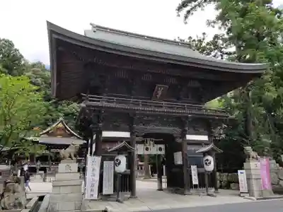 日牟禮八幡宮の山門・神門