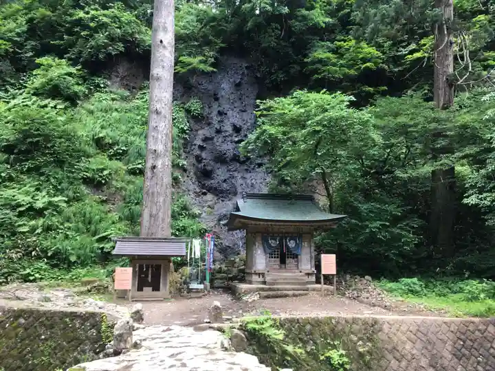 出羽神社(出羽三山神社)~三神合祭殿~のその他建物